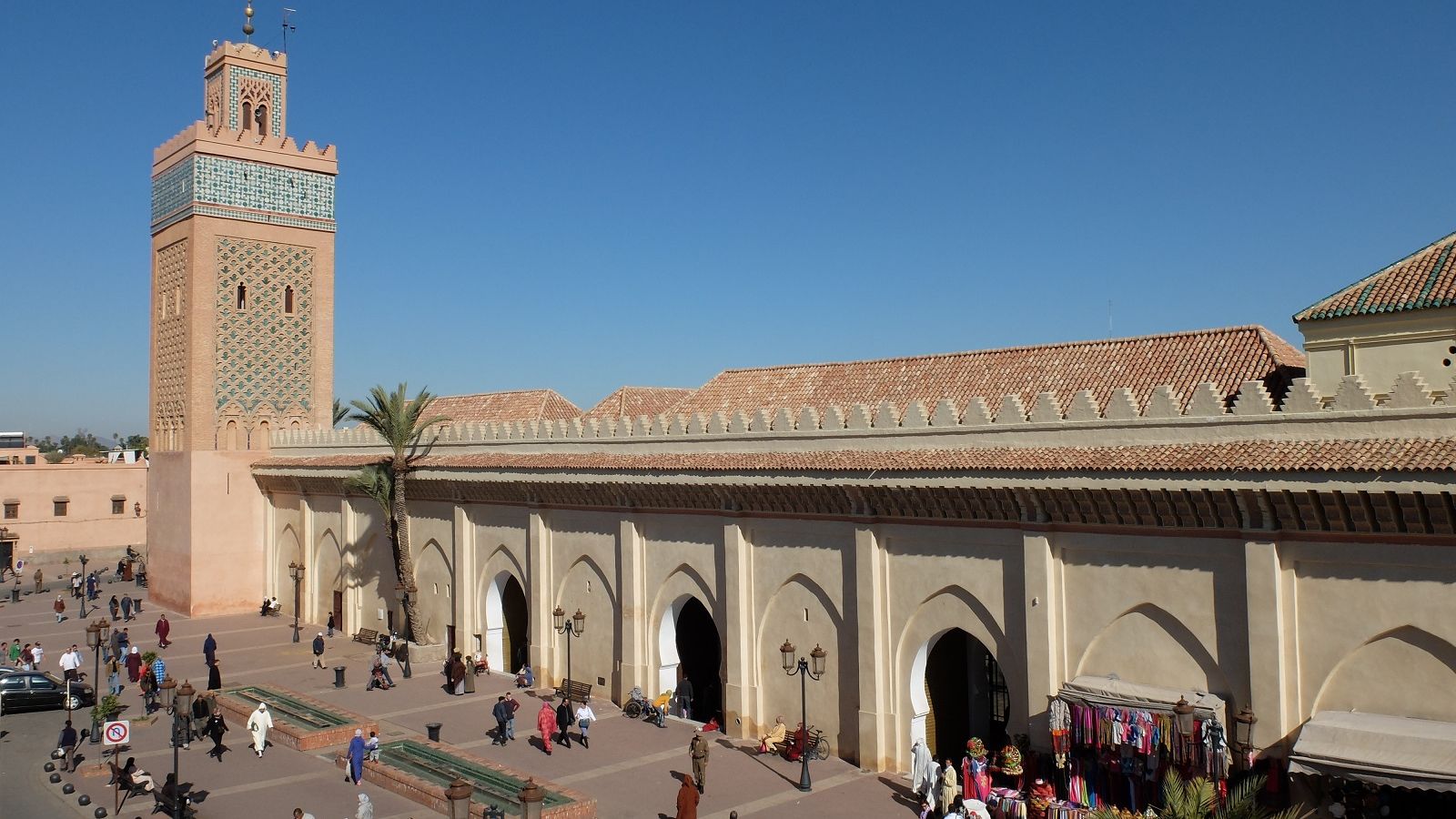 جامع القصبة وسطوح مراكش من فوق طيراسة